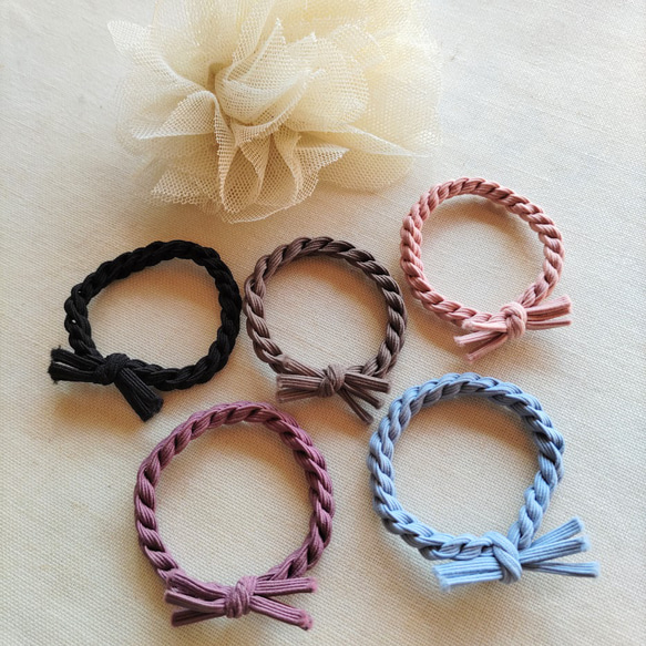 レジンヘアゴム　3連　お花たっぷり　ターコイズ　天然石　ブルー　ビジュー レジンヘアゴム 3連 お花たっぷり ターコイズ 天然石 ブルー ビジュー