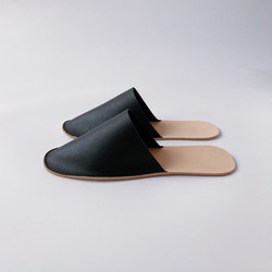 足に馴染むレザースリッパ「Slippers (black)」 3枚目の画像