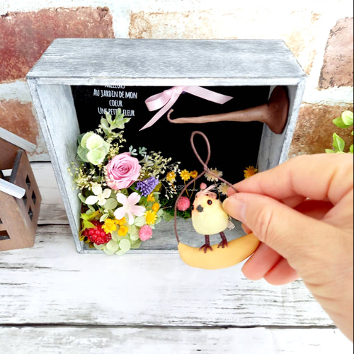 ラスト1フラワーアレンジ》小鳥がさえずるボックスアレンジ(ラッピング