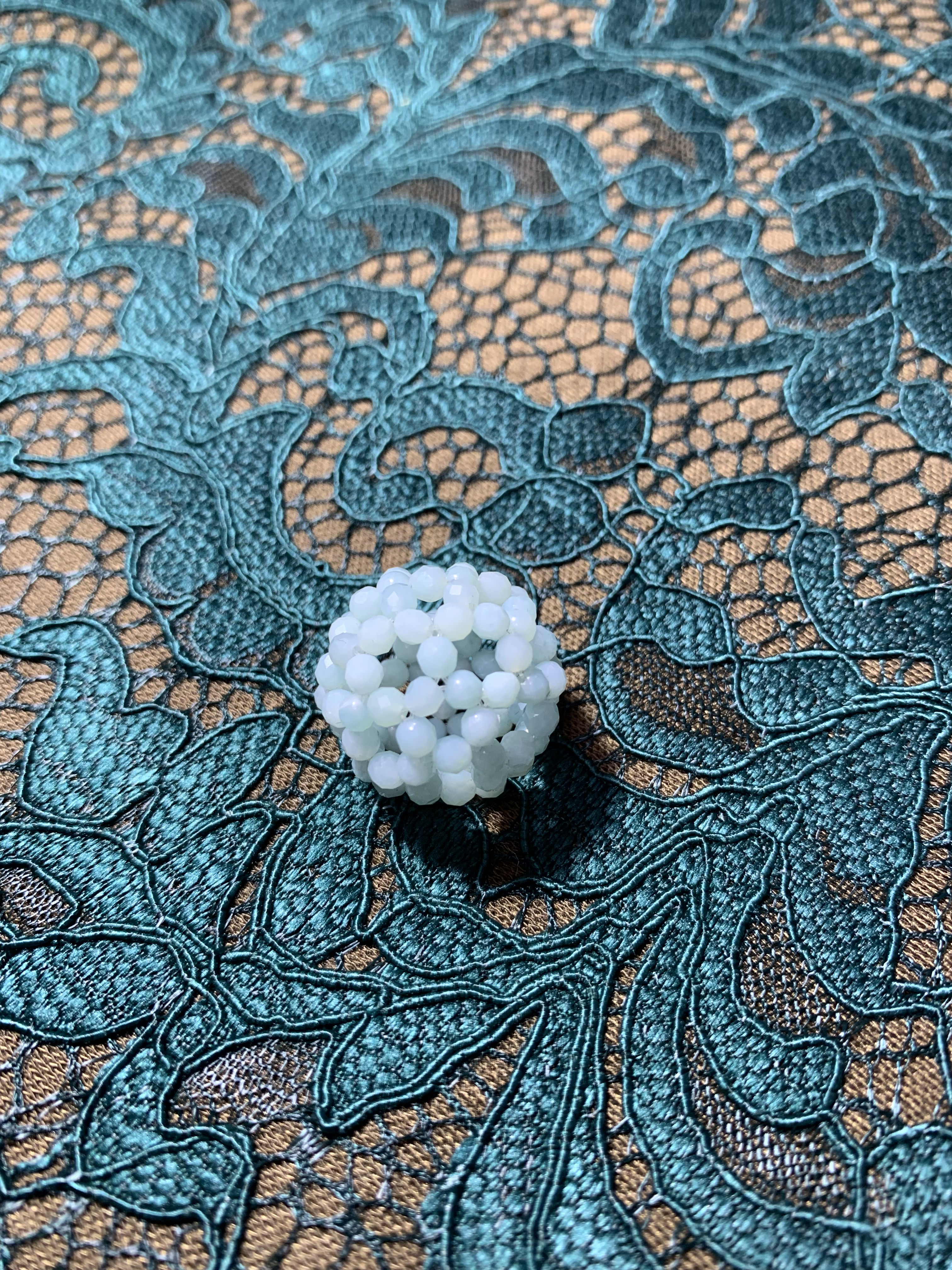 フラーレン　32面ミラーボールカットブルークォーツァイト　直径2cm 寺澤貴子さんショップの天然石です！