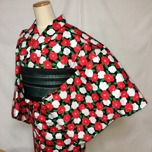椿柄 浴衣 ハンドメイド 椿柄 浴衣 浴衣 いちの 通販 15327782｜Creema(クリーマ) ハンドメイド