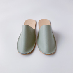 【即日発送／残り１点】足に馴染むレザースリッパ「Slippers (light grey)」 4枚目の画像