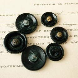 【送料無料】6個 1930s チェコ製 アンティーク ヴィンテージ 黒ガラスボタン 素材 [EY8419] 4枚目の画像