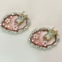 【花と柴犬のピアス/イヤリング】タビシバ　秘湯めぐり〜満開の桜の湯〜 2枚目の画像