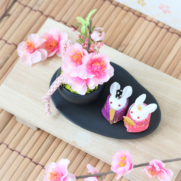 ひな祭り 春色新作 和モダン桃の花とうさぎアレンジ！ちりめん兎 お