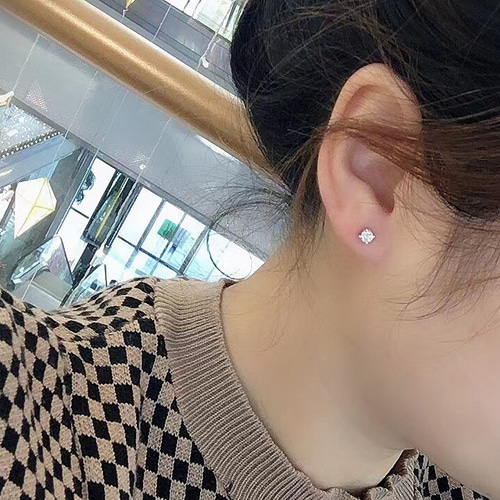 天然ダイヤモンドピアス0.34ct　k18