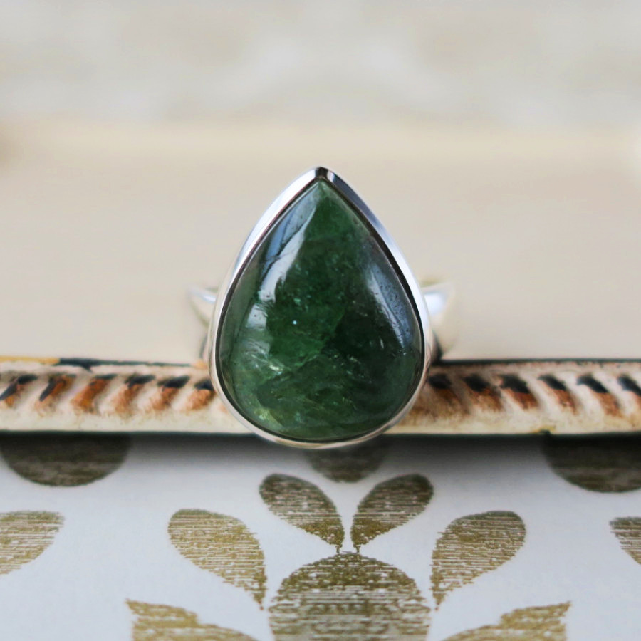 ツァボライト グリーンガーネット オープンリング【１月誕生石】11.25ct 大きめ しずく グリーン フリーサイズ