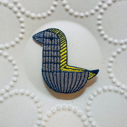 ブローチ（鳥・ミナペルホネン生地使用・ハンドメイド） ブローチ