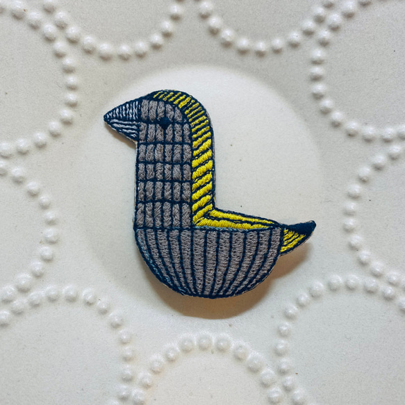 ミナペルホネン ブローチ『sea birds』『usagi』2個セット ブローチ（鳥・ミナペルホネン生地使用・ハンドメイド） ブローチ