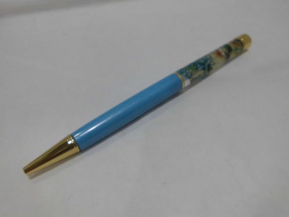 ハーバリュームボールペン　ドライフラワーとラメを入れて　ブルー 4枚目の画像