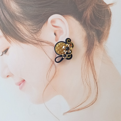 TONE イヤリング 「amechan」2way小花とミンクファー