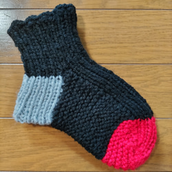 毛糸くつした☆ レッグウォーマー／For Woman＆Kids【 Black×Red×Gray 】 3枚目の画像