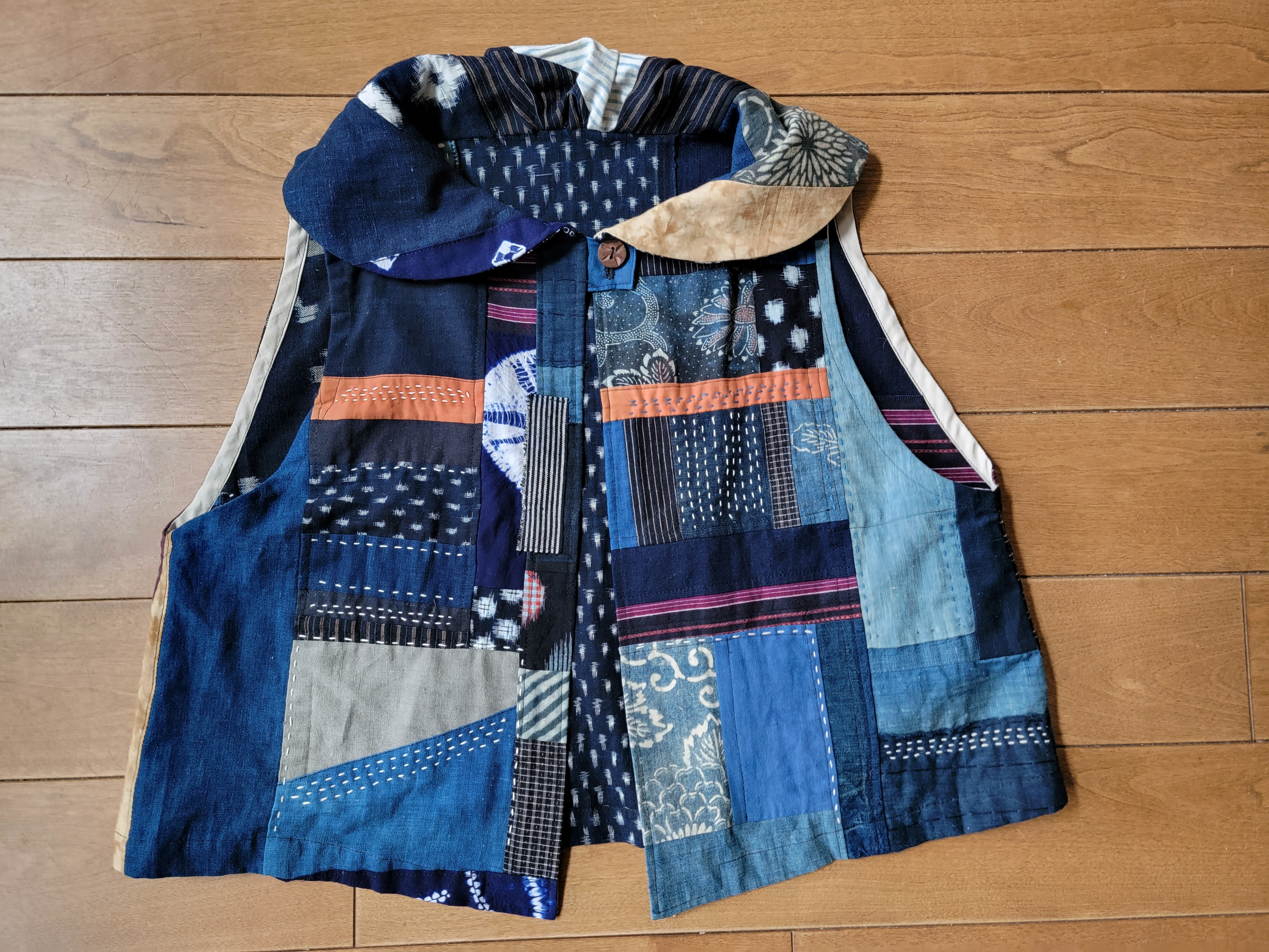 着物リメイク 古布 手作り かわいい衿 絣 パッチワーク ベスト  