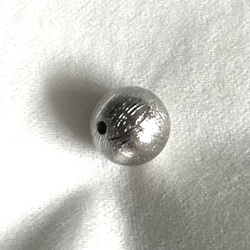 CYA【ギベオン 8.2mm玉 シルバー 粒売】 天然石ビーズ 隕石 現物 本物 8枚目の画像