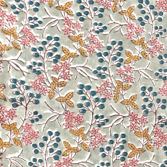 [50cm單位]灰藍色水果粉紅色花朵印度手工塊印花布料紡織棉 第2張的照片