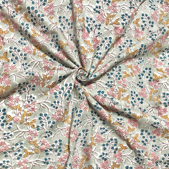 [50cm單位]灰藍色水果粉紅色花朵印度手工塊印花布料紡織棉 第1張的照片
