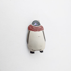 スヌード王様ペンギンひな 漆ブローチ 4枚目の画像