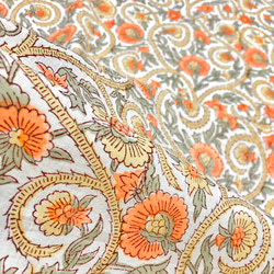 【50cm単位】ホワイトイエローオレンジフラワー　インド　ハンドブロックプリント生地　テキスタイル  コットン 5枚目の画像