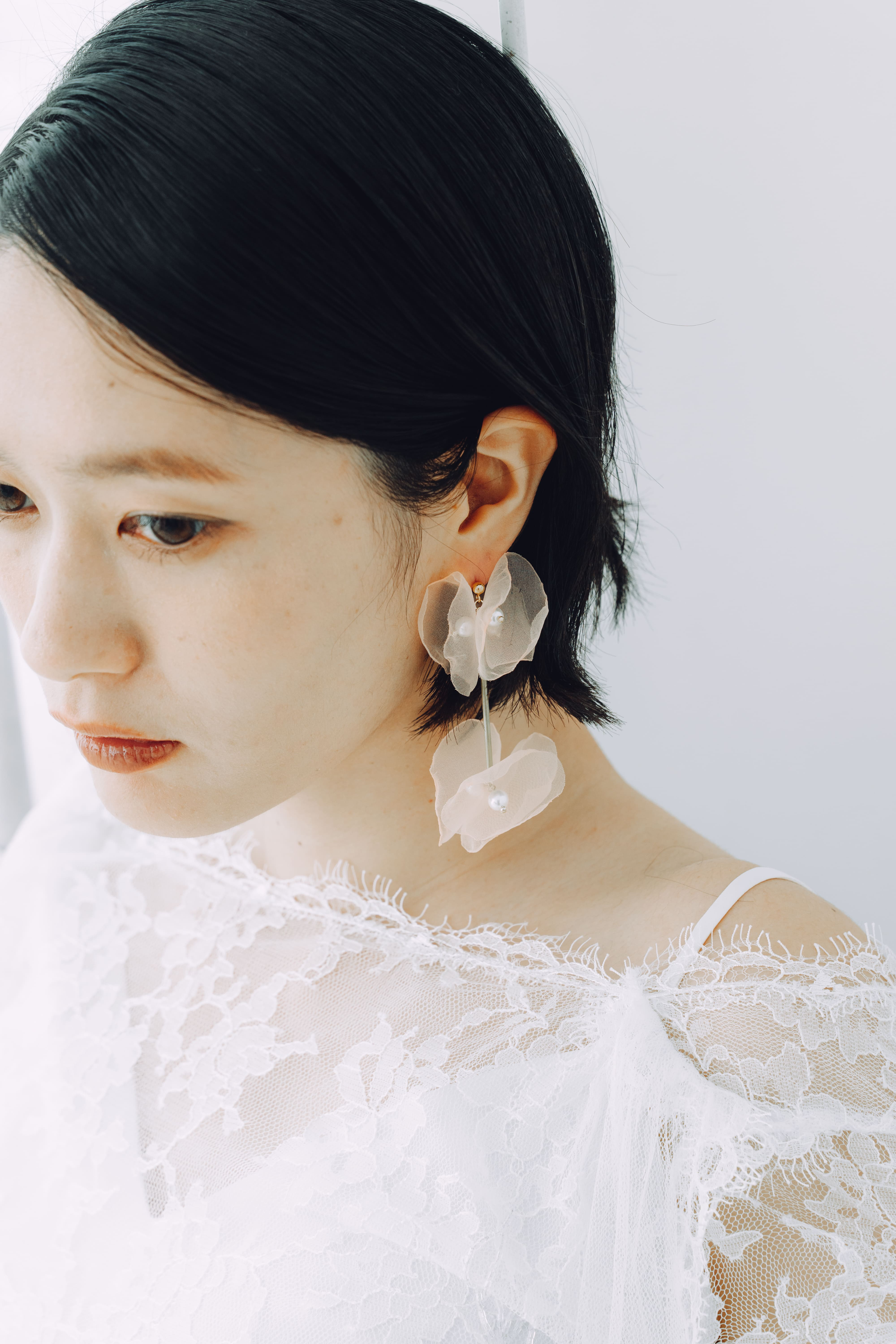 【bouquet】やさしいピンクのお花//オーガンジー　大ぶり　ウェディング・ブライダル・前撮りゆれるピアス＆イヤリング