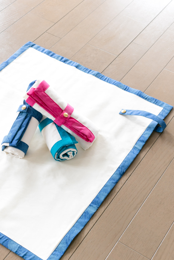 瞑想用アーサナ (瞑想用の下に引くマット）　meditation 瞑想用の下に引くマット ブラック孔雀の羽柄