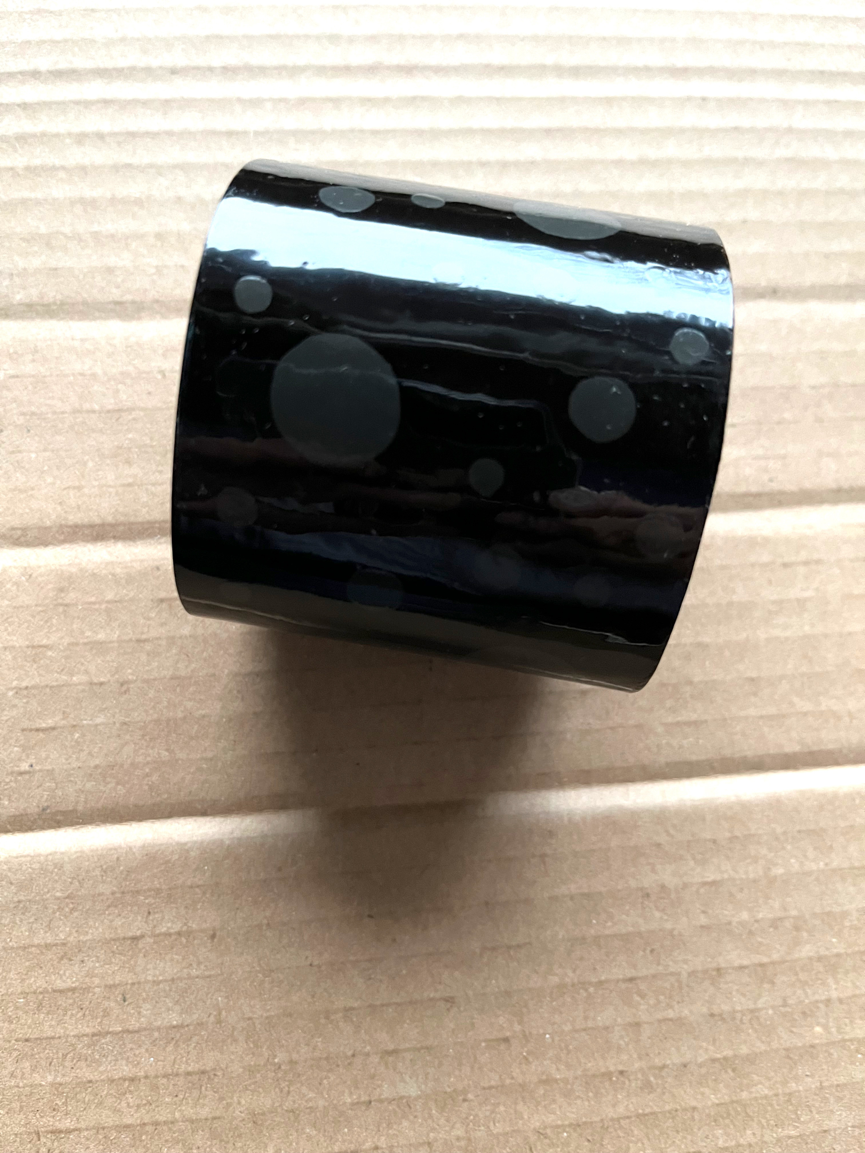 バングル、バンクレッド、幅広ブレスレット、素材は真鍮！黒漆塗り丸玉グレー漆塗り‼︎