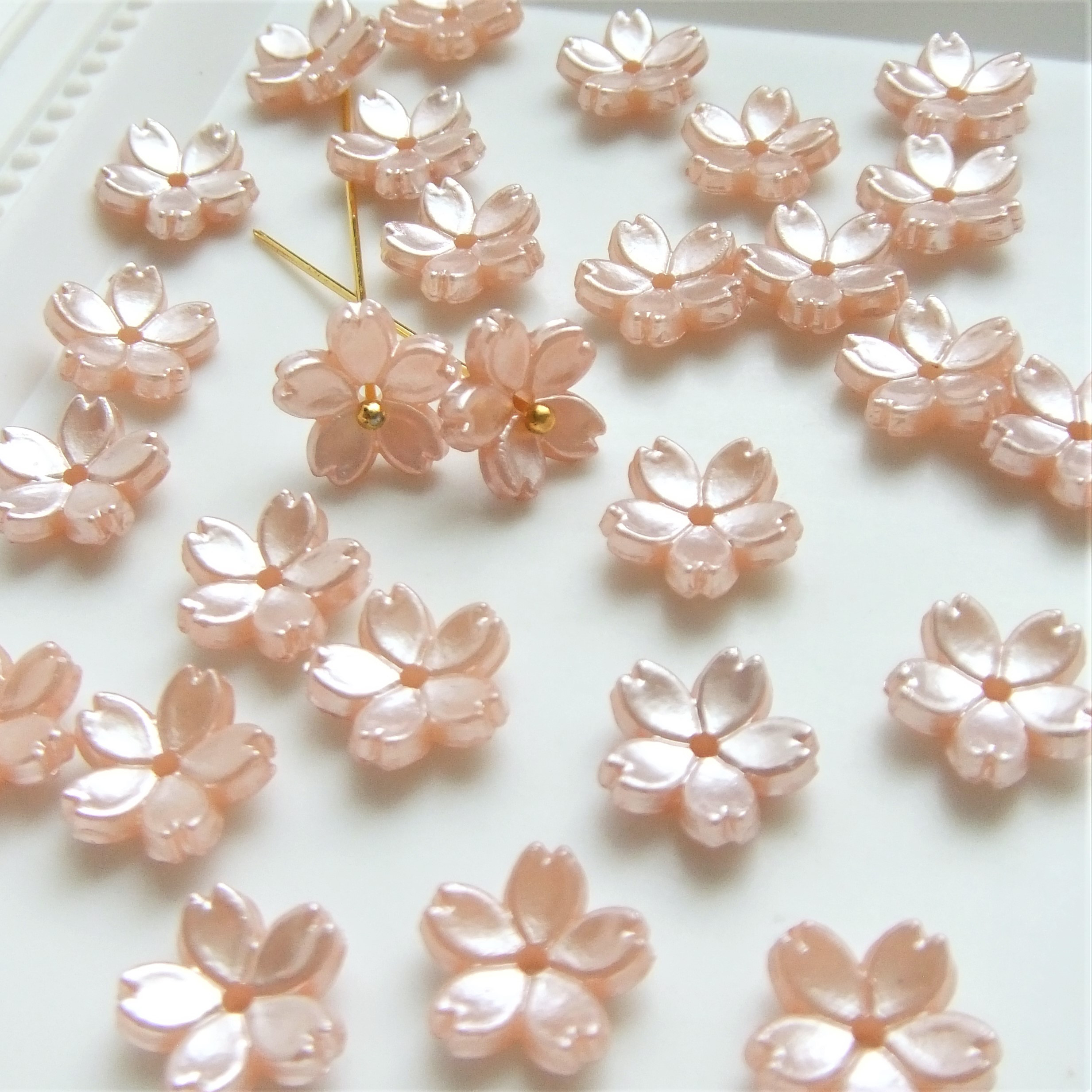 ピンク珊瑚　花型　パーツ　20個　（染め）