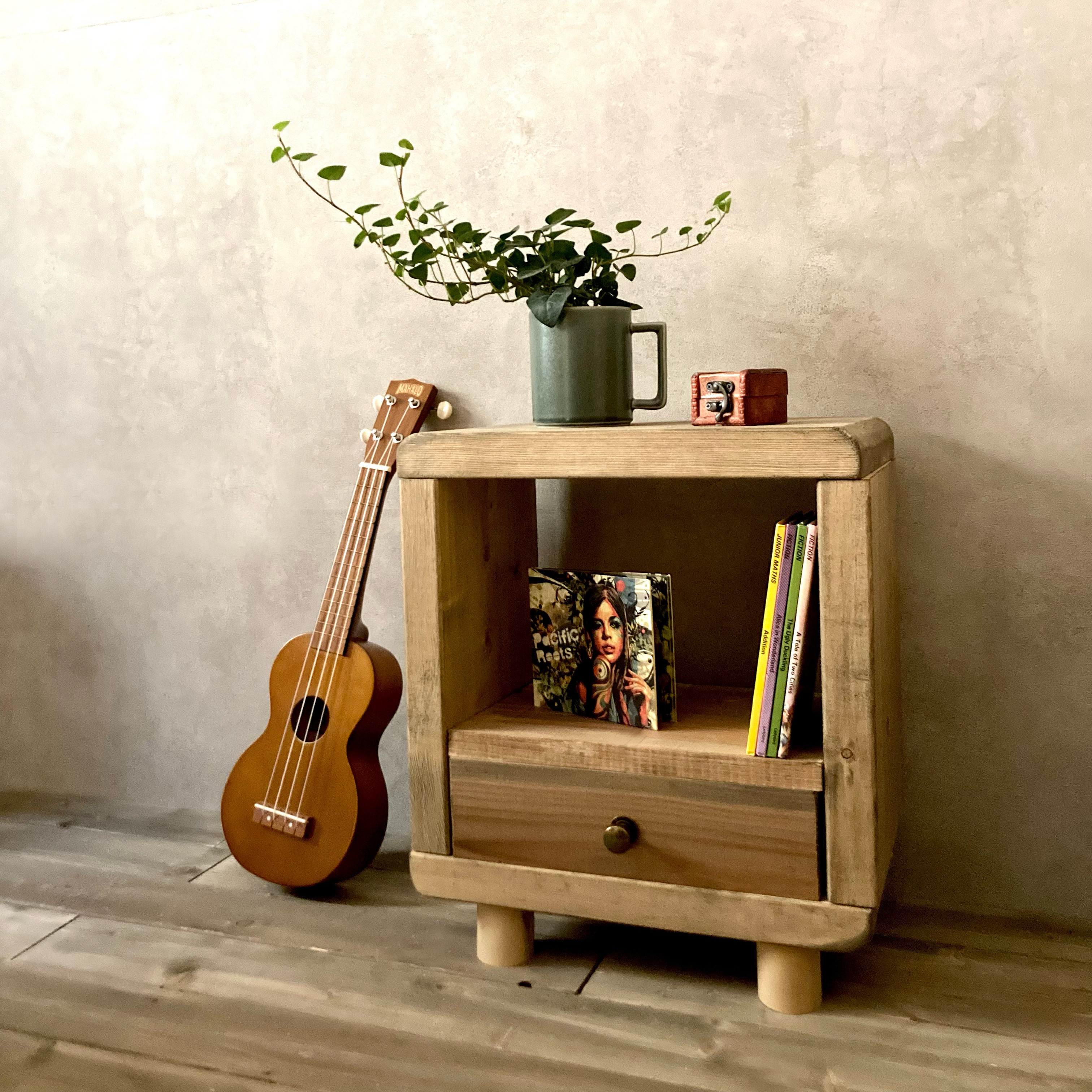 チェスト　丸くてかわいい　木製　ソファーテーブル　玄関ベンチ 1段引き出し　本棚　奥行23cm ダークブラウン