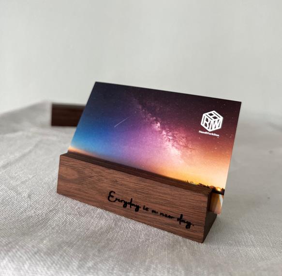 オリジナルカードスタンド　ウォールナット　胡桃の木 card stand 4サイズ　刻印可能！ 7枚目の画像