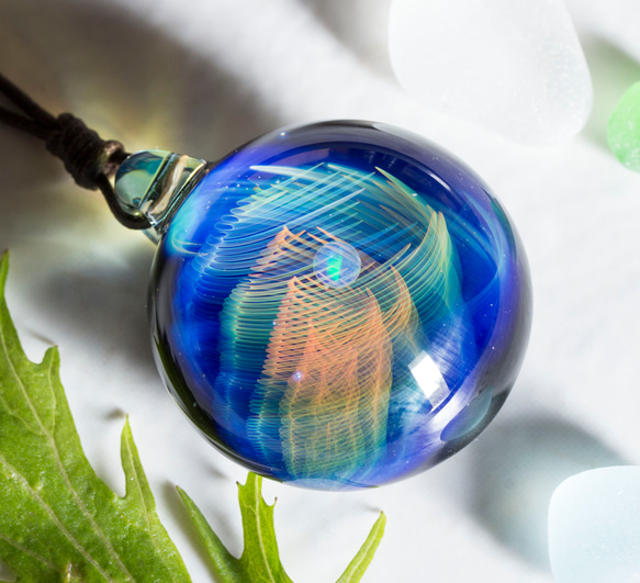 WINGS OF UNIVERSE 硼矽玻璃吊墜 wu2 第5張的照片