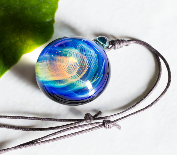 WINGS OF UNIVERSE 硼矽玻璃吊墜 wu2 第6張的照片