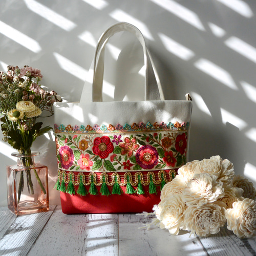 インド刺繍リボン 赤と緑の鮮やかなカラートートバック トートバッグ  