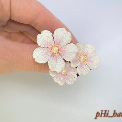 レース編みブローチ　桜/crochet cherry blossoms brooch 5枚目の画像