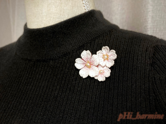 レース編みブローチ　桜/crochet cherry blossoms brooch 9枚目の画像