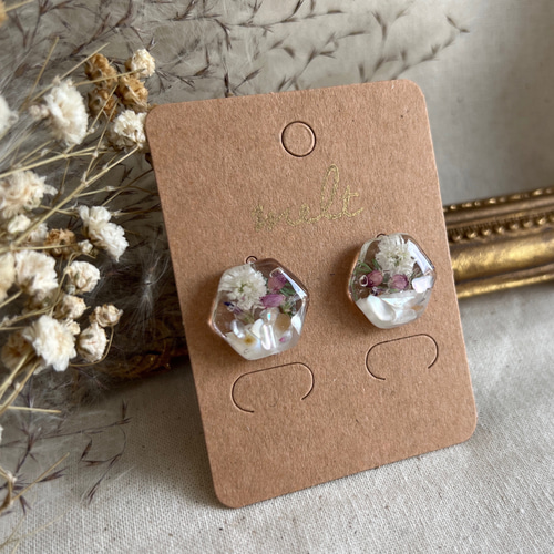 Hexagon┊︎花とシェル】ピアス 揺れない 大人可愛い ドライフラワー  