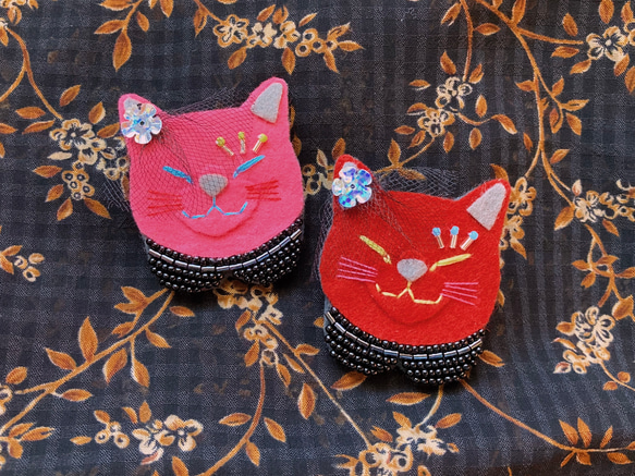 一点物【おねむねこブローチ】綺麗な猫には毒があるA（フェルト・ビーズ刺繍・ピンク・個性的・ゴスロリ・地雷系・インテリア） 8枚目の画像