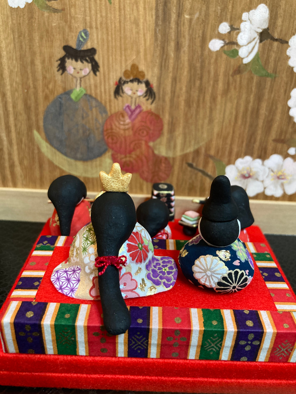 ミニチュア雛人形三段飾り　粘土細工　桐箱入り 3枚目の画像