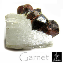ガーネット 結晶 原石 アルマンディンガーネット ルース 天然石 1月 誕生石 trg318 1枚目の画像