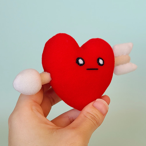 矢がささったハートのぬいぐるみ ぬいぐるみ くろまるファクトリー