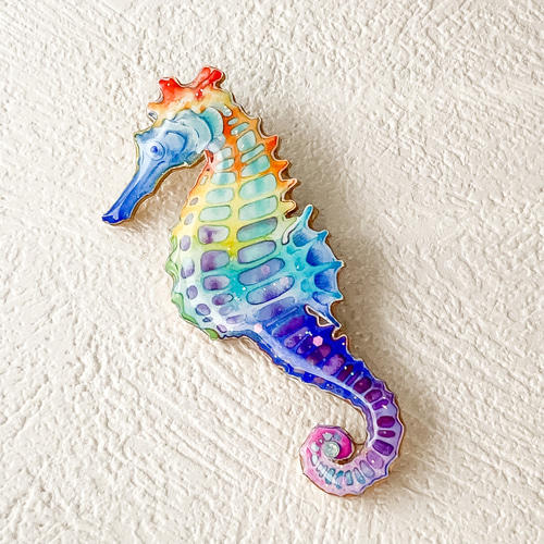 タツノオトシゴ カラフルブローチ ブローチ falso 通販 15332656