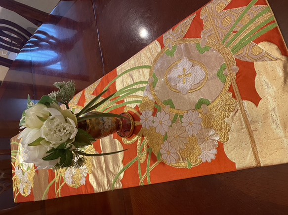 2030 豪華刺繍 華やかな帯から作った正絹テーブルランナー 帯