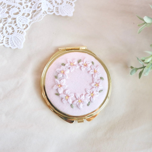 ▶︎限定発売◀︎桜刺繍のコンパクトミラー 手鏡 Szal 通販 15333043