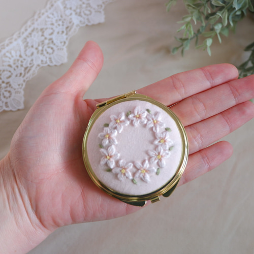 ▶︎限定発売◀︎桜刺繍のコンパクトミラー 手鏡 Szal 通販 15333043