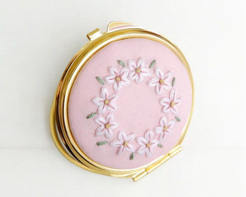 杖　鏡　お箸　コンパクトミラー　ネイルケアセット　薔薇　手描き　トールペイント ▶︎限定発売◀︎桜刺繍のコンパクトミラー 手鏡 Szal 通販