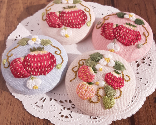 いちご様のオーダー品です　ブローチおまとめ5点 いちご様のオーダー品です ブローチおまとめ5点 Strawberryブローチ