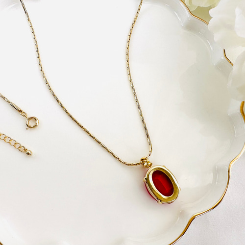 Swarovski クリスタルロイヤルレッドオーバルペンダント