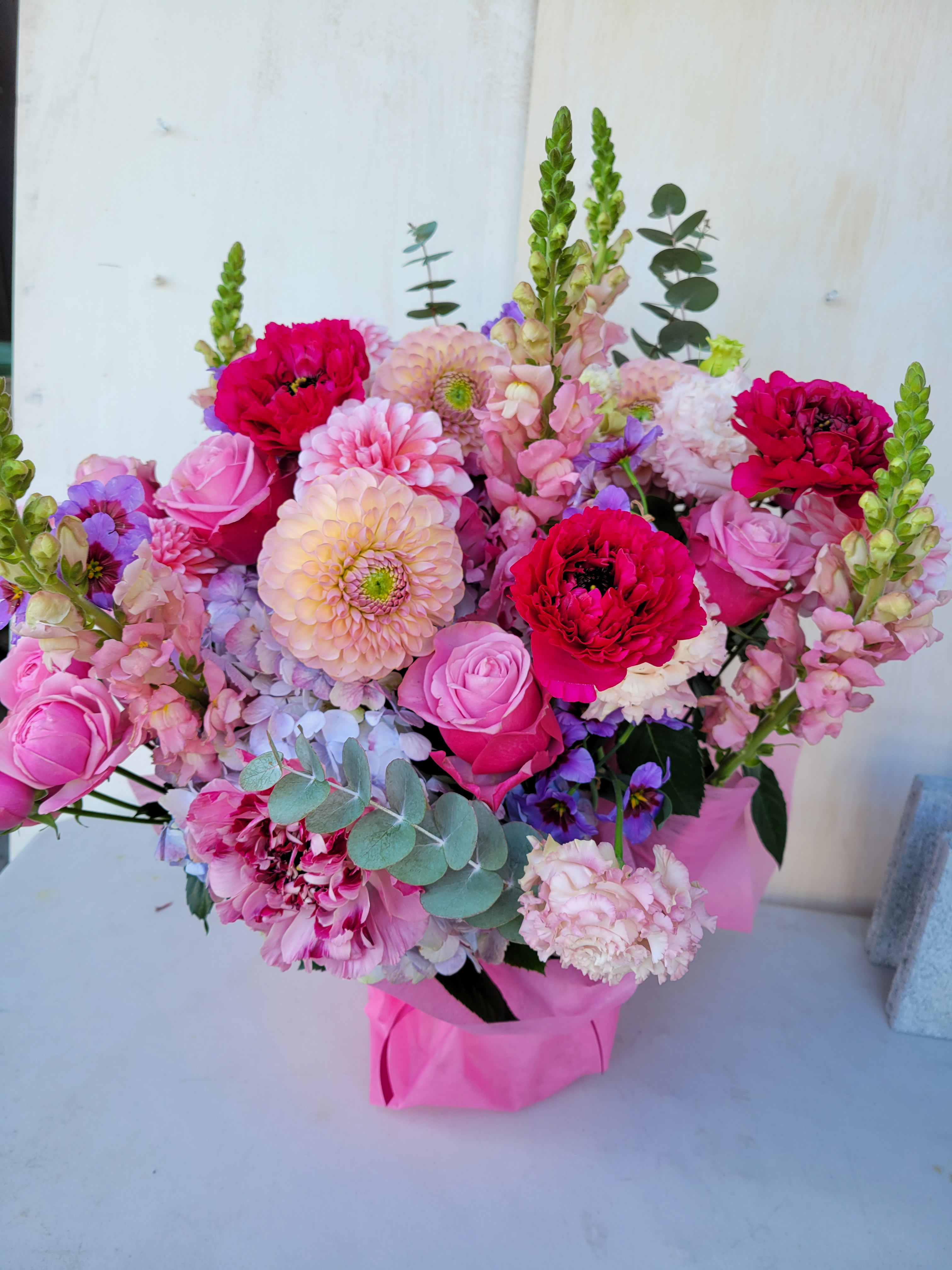 【生花花束フラワーギフト】各種お祝い。誕生日。開店祝い。開業祝い。退職祝い。入学祝い。卒業祝い。フラワーギフト