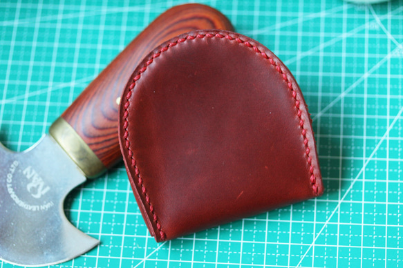 コンパクト　新番完全手縫い牛革 （馬蹄型）半円型 コインケース　ラズベリー 2枚目の画像