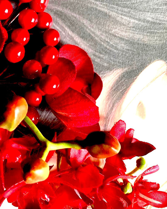 赤胡蝶蘭とシンピジューム　華やか髪飾りアレンジ 4枚目の画像