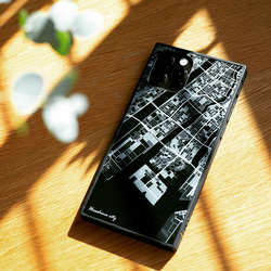 【あなたの街をアート風にデザイン♪】地図デザインがおしゃれなiPhoneケース（強化ガラス）／モザイクアート・モノクロ 3枚目の画像