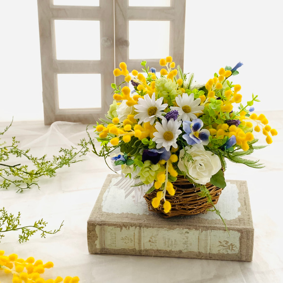 ミモザ　パンジー　フラワーアレンジメント　春を呼ぶアレンジ　造花　アーティフィシャルフラワー　黄色 5枚目の画像